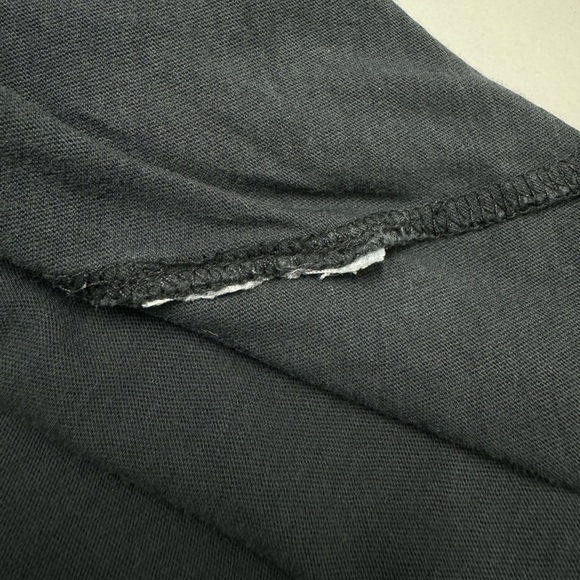 Burton Men's T-Shirt in Black, Size M - Picture 6 of 7